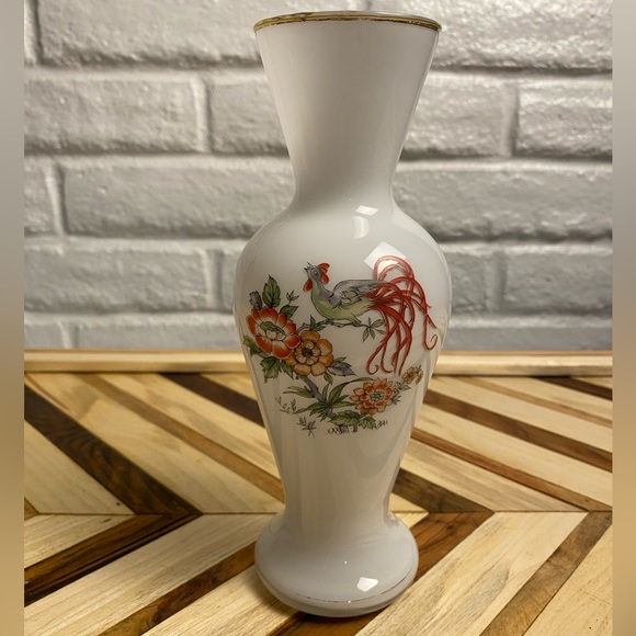 Other - Vintage white satin Milk Glass Vase